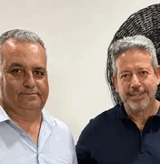 Gaspar e Lira articulam apoio de 30 prefeitos alagoanos a Flávio Bolsonaro no 2º turno