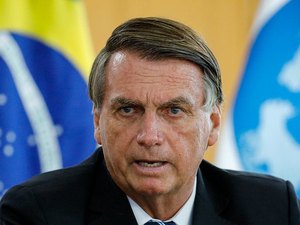 Bolsonaro comemora redução do preço do litro de etanol para R$ 4