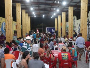 Prefeitura entrega banheiros públicos na Praia do Francês e cobertura do Espaço Gourmet