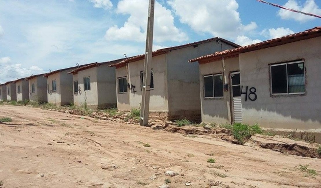 Casas do ? Minha Casa, Minha Vida ? estão prejudicadas pelas fortes chuvas em Olho D´agua das Flores