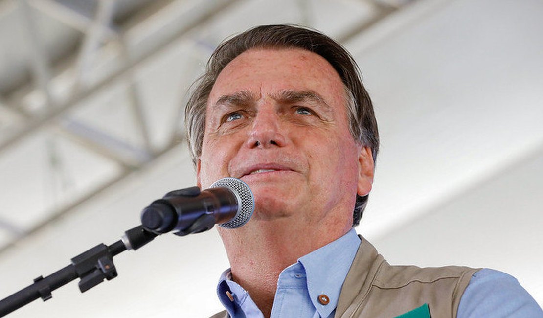 Bolsonaro sugere alteração de lei para permitir redução do ICMS