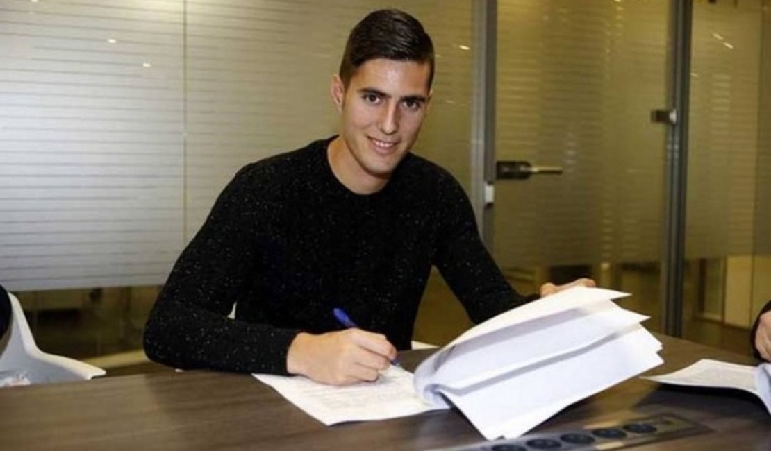 Jogador é demitido do Barça 4 horas após ser contratado