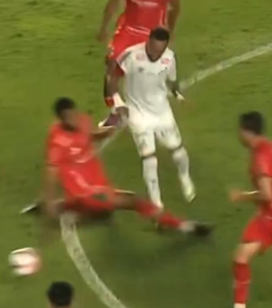 Alagoano Islan vira alvo de críticas após lance em Neymar durante jogo do Paulista