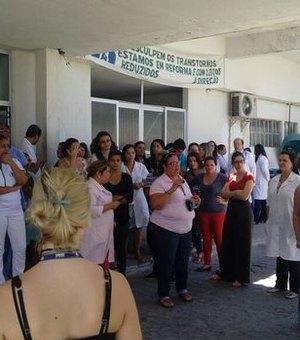 Profissionais de saúde denunciam falta de medicamentos e luvas no Hospital Hélvio Auto