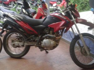 Motocicleta roubada é recuperada durante ronda em Arapiraca