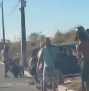Veículo sai da pista e deixa duas pessoas feridas na Rota do Mar, em Maceió