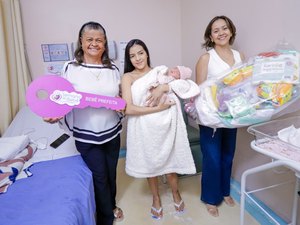 Nasce 'Bebê Prefeita' da Semana do Bebê de Palmeira dos Índios: Amora recebeu visita da prefeita Tia Júlia