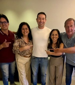 Lucas Barbosa assume compromisso com famílias atípicas em Arapiraca