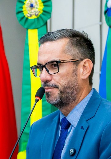 Lei de Leonardo Dias multa quem desrespeitar símbolos cristãos em Maceió