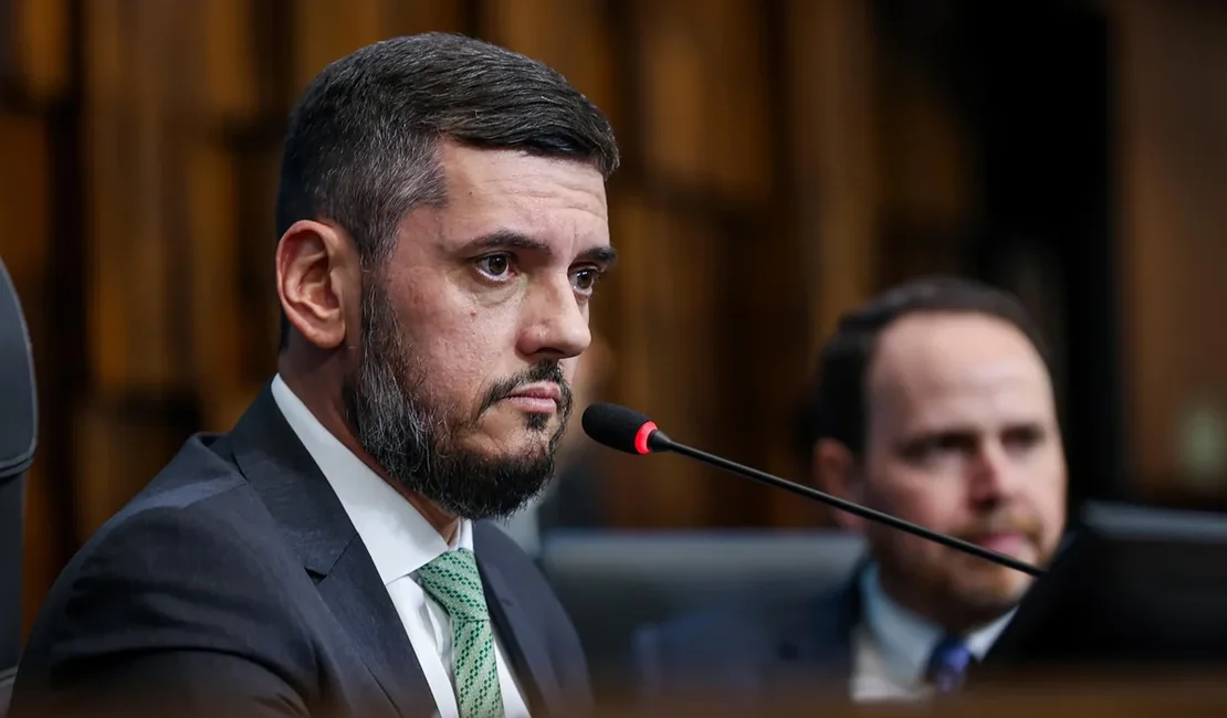 Após deixar prisão, Rodrigo Bacellar se licencia do mandato na Alerj