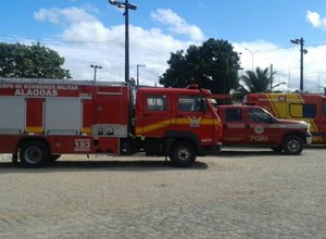 Corpo de Bombeiros de Arapiraca recebe  novo carro de combate a incêndio
