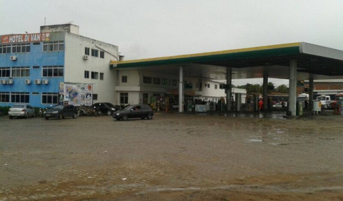 Posto Divan é assaltado durante madrugada de hoje