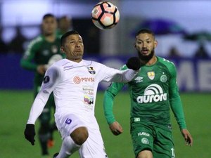 Libertadores: Santos goleia e Chapecoense garante vaga na Sul-Americana