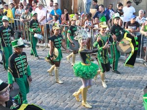 Desfile cívico-estudantil deve levar multidão ao Jaraguá nesta segunda (16)