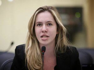 Deputada Cibele Moura apresenta PL que cria política de letramento digital e robótica