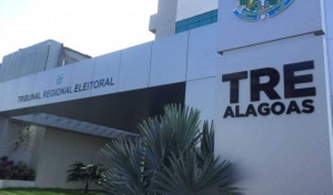 Após decisão do TSE, urnas permanecem lacradas e seguem para Arapiraca nesta sexta-feira