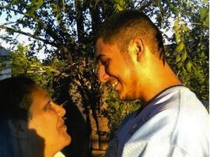 Mãe e filho apaixonados se declaram culpados de incesto, mas prometem ficar juntos