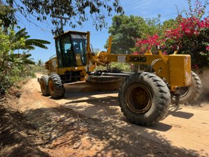 Prefeita Tia Júlia autoriza obras de pavimentação da comunidade Cabaceiro