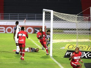 CRB goleia Operário e interrompe sequência negativa