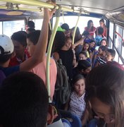 Vídeo mostra superlotação do transporte escolar e prefeito promete solucionar problema