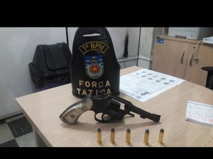 Homem é preso suspeito de porte ilegal de arma de fogo