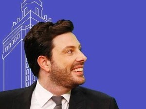 [Vídeo] Danilo Gentili tem reação polêmica ao receber notificação de deputada