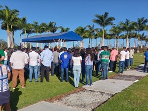 Corpo de Zezito Pessoa, pai de empresário do grupo Unicompra, é sepultado em Arapiraca 