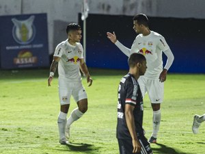 Bragantino domina partida e goleia o líder São Paulo