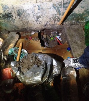 Policiais Civis descobrem buraco em uma das celas da Central de Polícia