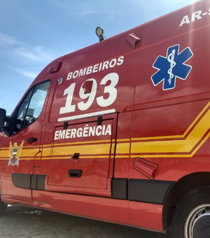 Colisão entre carro e moto deixa homem ferido na Cidade Universitária, em Maceió