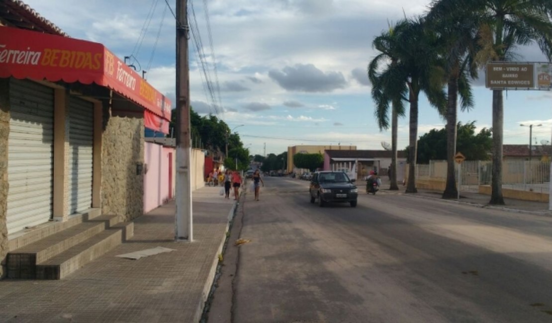 Estabelecimento de bebidas é assaltado no bairro Santa Edwiges