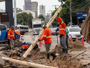 Prefeitura reconstrói trecho do sistema de drenagem na Mangabeiras