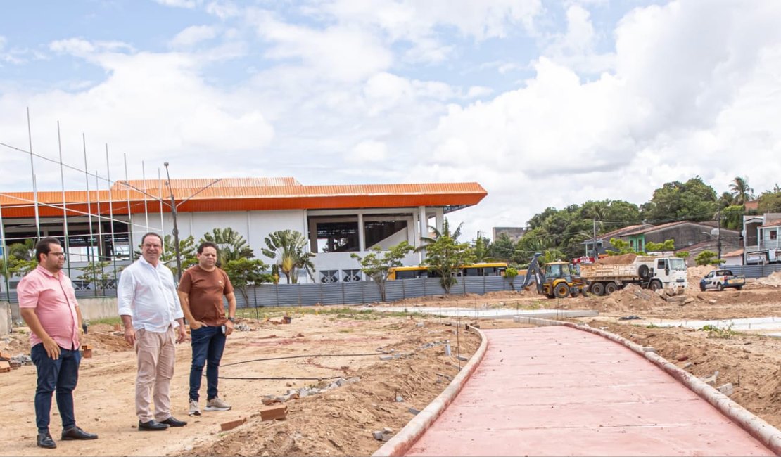 Luciano Barbosa acompanha avanço das obras de revitalização e ampliação do Parque Ceci Cunha