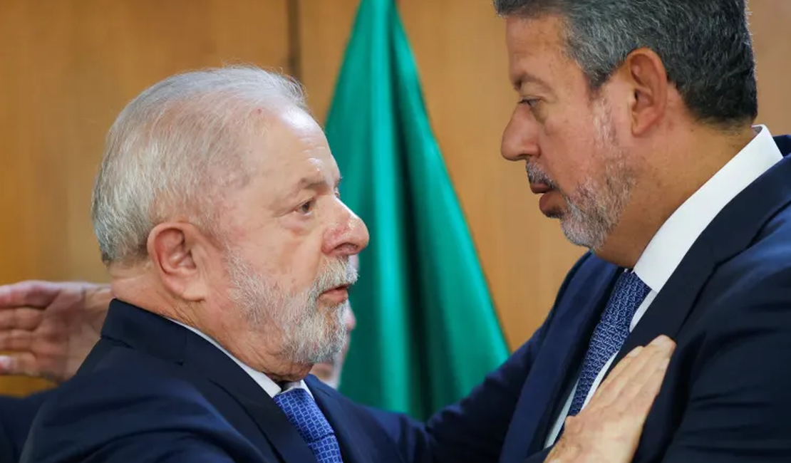 Lula deve se reunir com Lira para discutir entraves na articulação política
