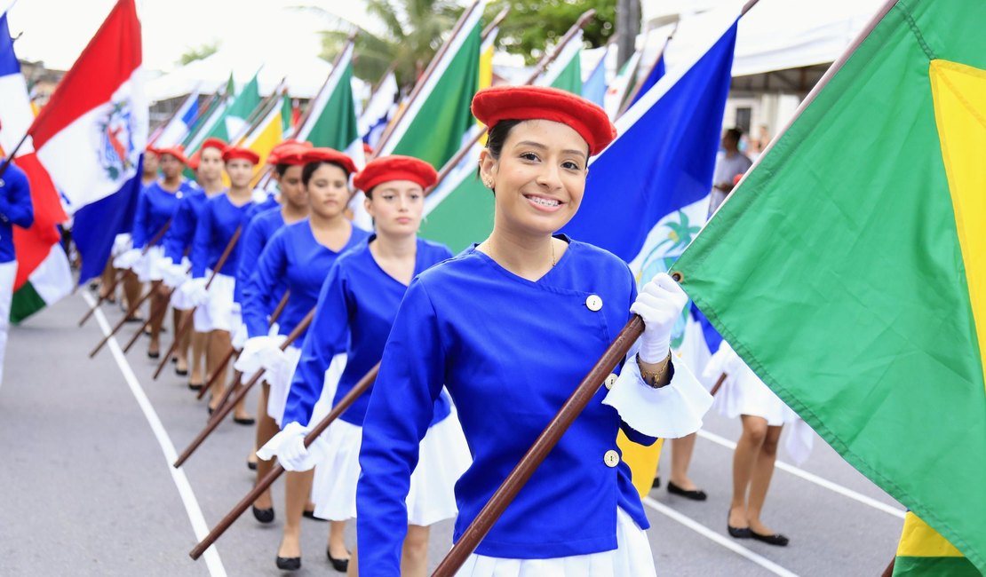 Mais de dois mil estudantes participam do Desfile Cívico nesta segunda-feira, 16