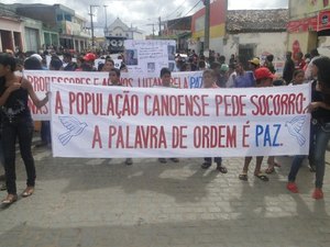 População realiza protesto contra a falta de segurança em Lagoa da Canoa