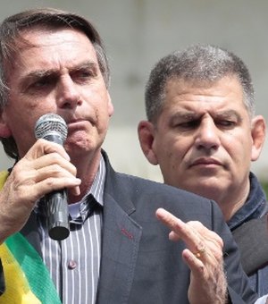 Bolsonaro aposta em redes sociais para vencer 'campanha tradicional'