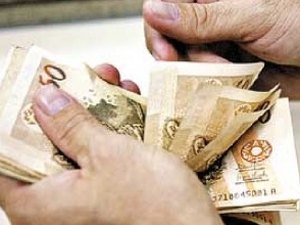 Sobe número de brasileiros que usam 13º para pagar contas