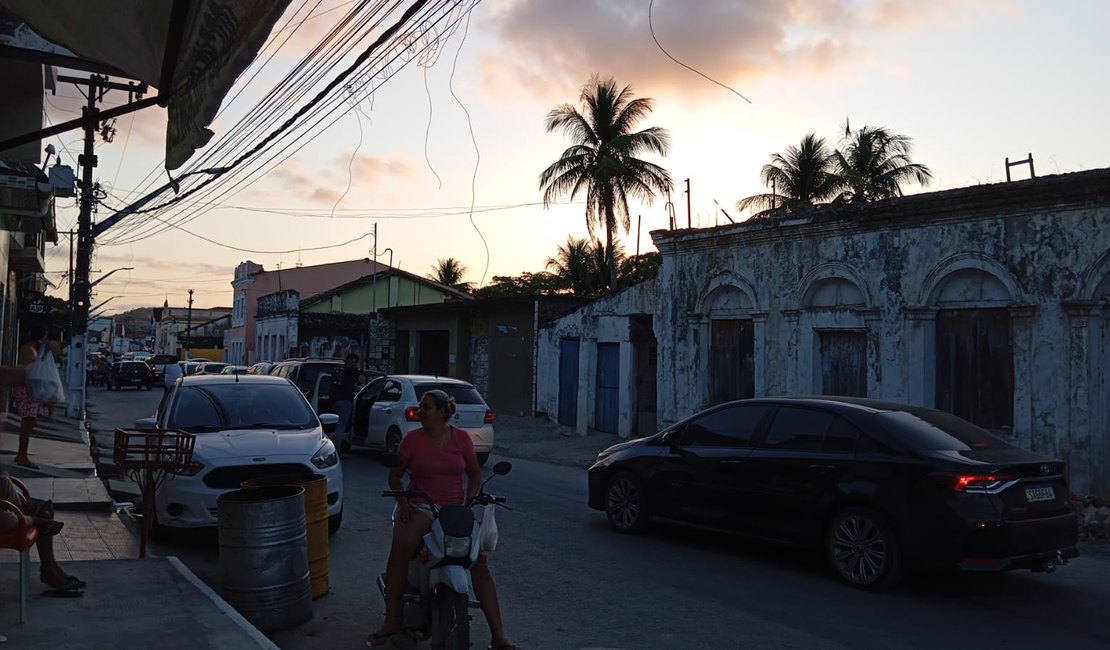 Familiares das vítimas do acidente na AL-101 Norte protestam contra falta de ambulância do Samu