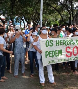 Profissionais da enfermagem fazem protesto contra jornada sem folga em Maceió