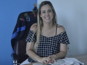 Prefeita Barra de Santo Antônio confirma mudança de vice na disputa eleitoral