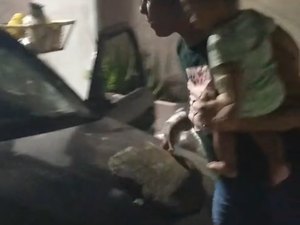 Mulher danifica carro do vizinho durante confusão em Lagoa da Canoa﻿