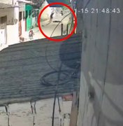 Câmera de videomonitoramento flagra execução de jovem em Arapiraca