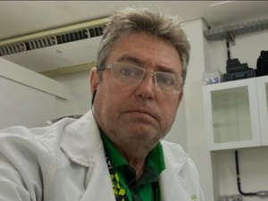 Professor confirma que lesma-do-mar-negra, vista em Maragogi, é um animal indicador de água de boa qualidade