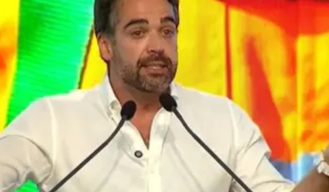 Eduardo Leite é vaiado em evento com Lula no RS