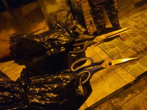 Mulher é presa por tentar matar marido a tesouradas em Maceió