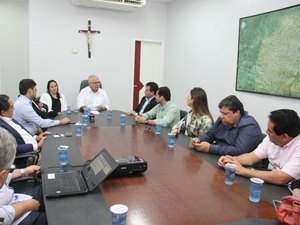 Prefeito de Arapiraca dá aos deputados a mesma desculpa que deu aos professores