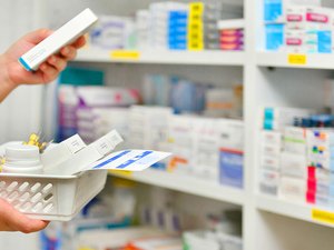 Falta de remédios e até de soro fisiológico faz cirurgias e exames serem adiados no Brasil