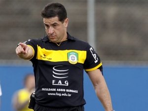 Árbitro Paranaense apita River x ASA, domingo, em Teresina