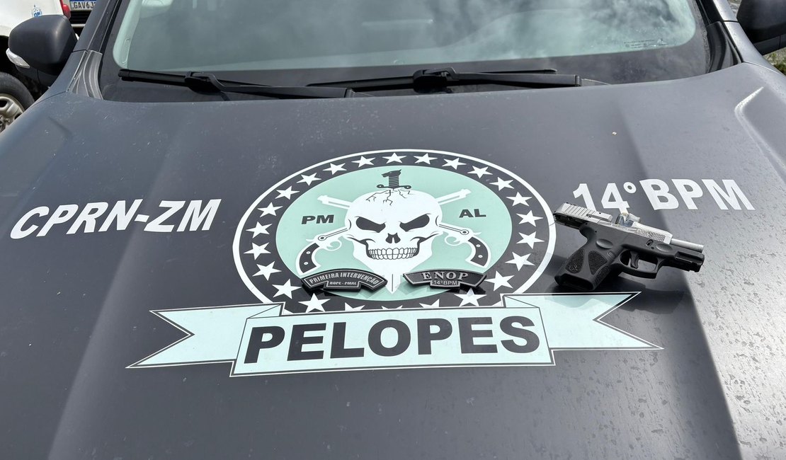 Polícia apreende pistola no carro de homem em Novo Lino